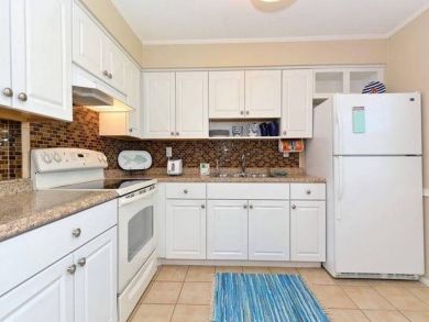 Holmes Beach sleeps 6 on Anna Maria Island